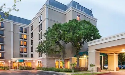 DoubleTree by Hilton Hotel Austin - University Area